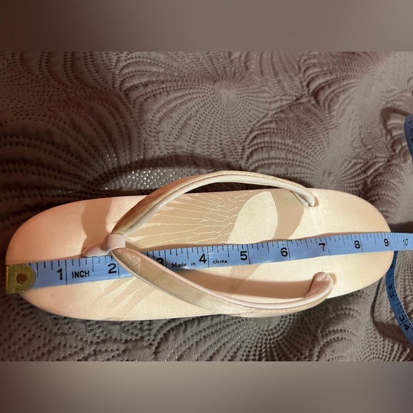 Geta and Tabi Socks - Picture 3 of 4